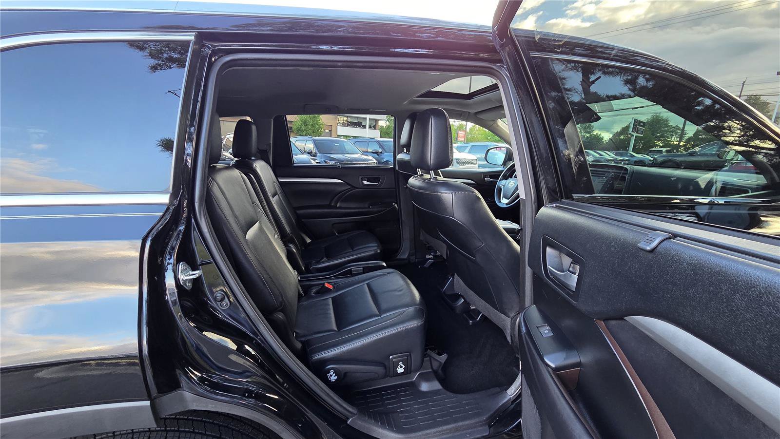 Used 2018 Toyota Highlander XLE AWD/4WD image 84