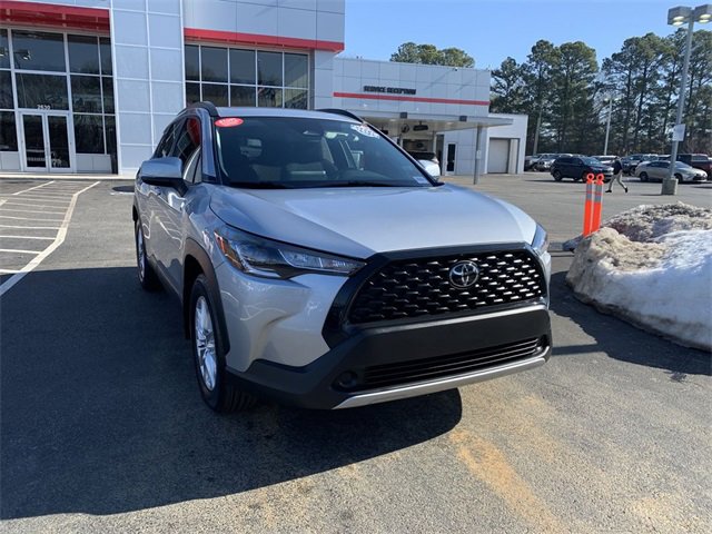 Used 2024 Toyota Corolla Cross LE image 2