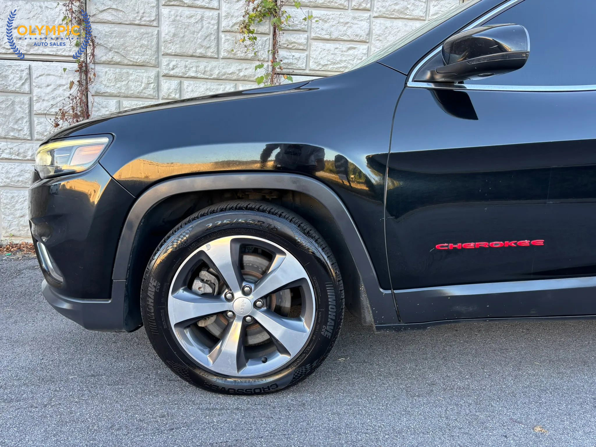 Used 2019 Jeep Cherokee Limited image 9