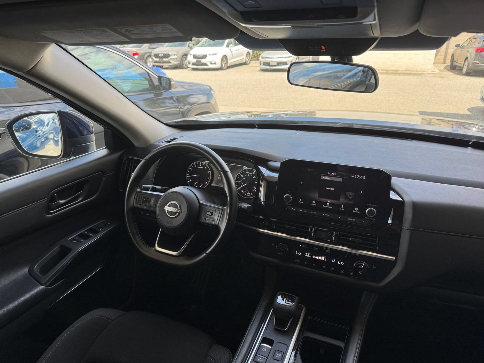 Used 2025 Nissan Pathfinder SV AWD/4WD image 36