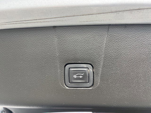 Certified 2023 Chevrolet Traverse Premier w/ LPO, Floor Liner Package image 12