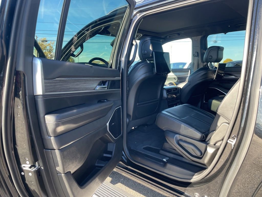 New 2024 Jeep Wagoneer L Series III w/ Premium Group I image 29