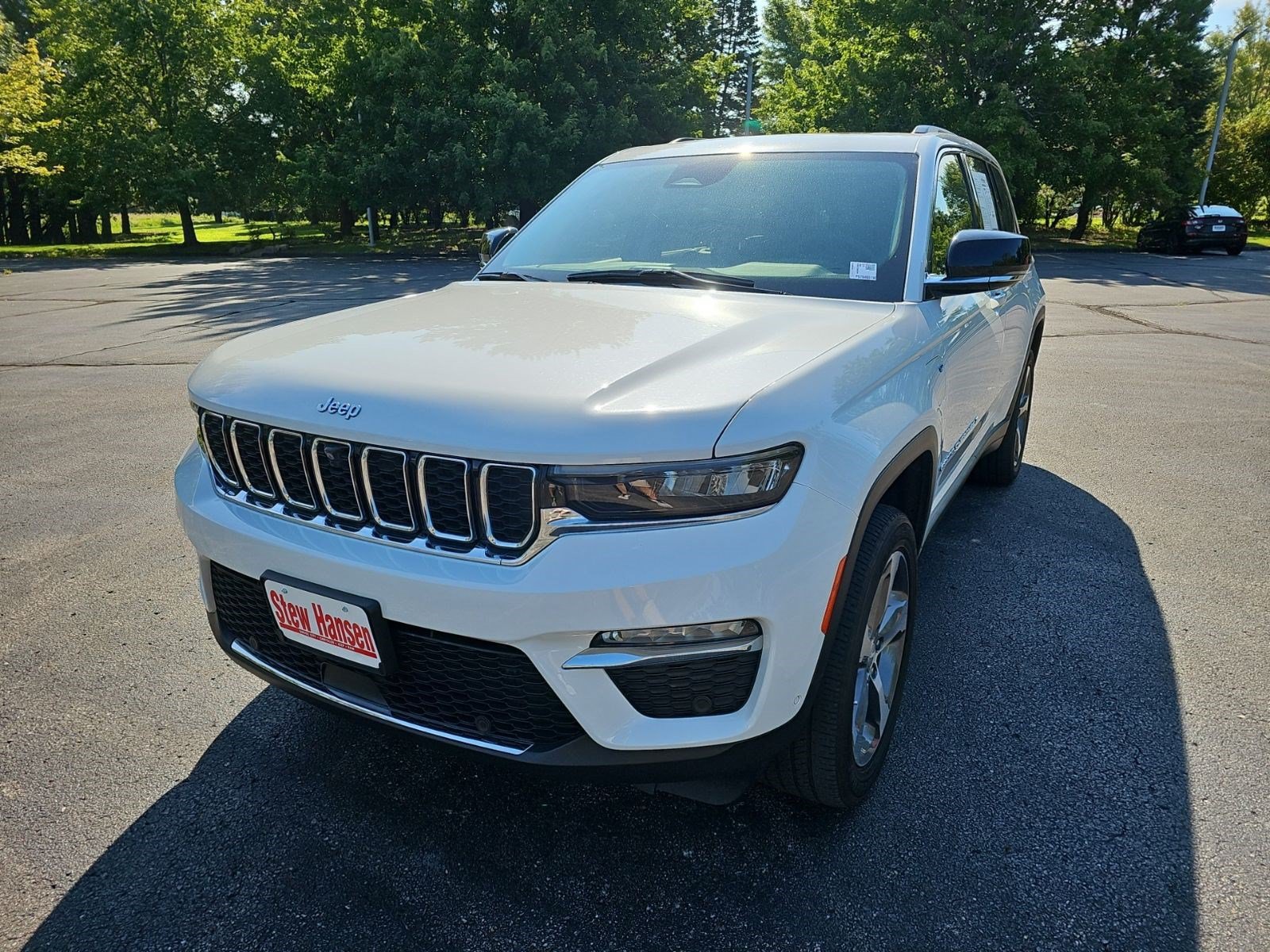 Used 2023 Jeep Grand Cherokee 4WD 4xe w/ Luxury Tech Group II image 2
