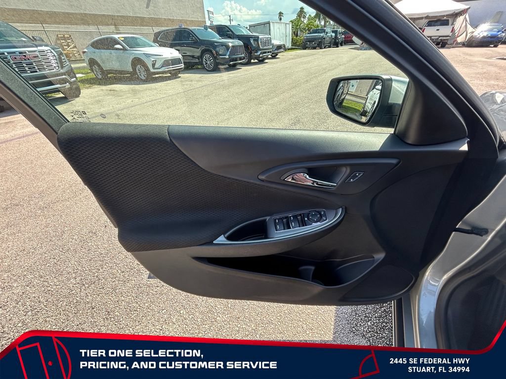 Used 2025 Chevrolet Malibu LT FWD image 24