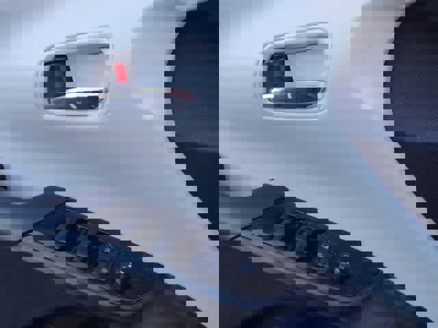 Used 2020 Toyota Prius Prime Limited image 15