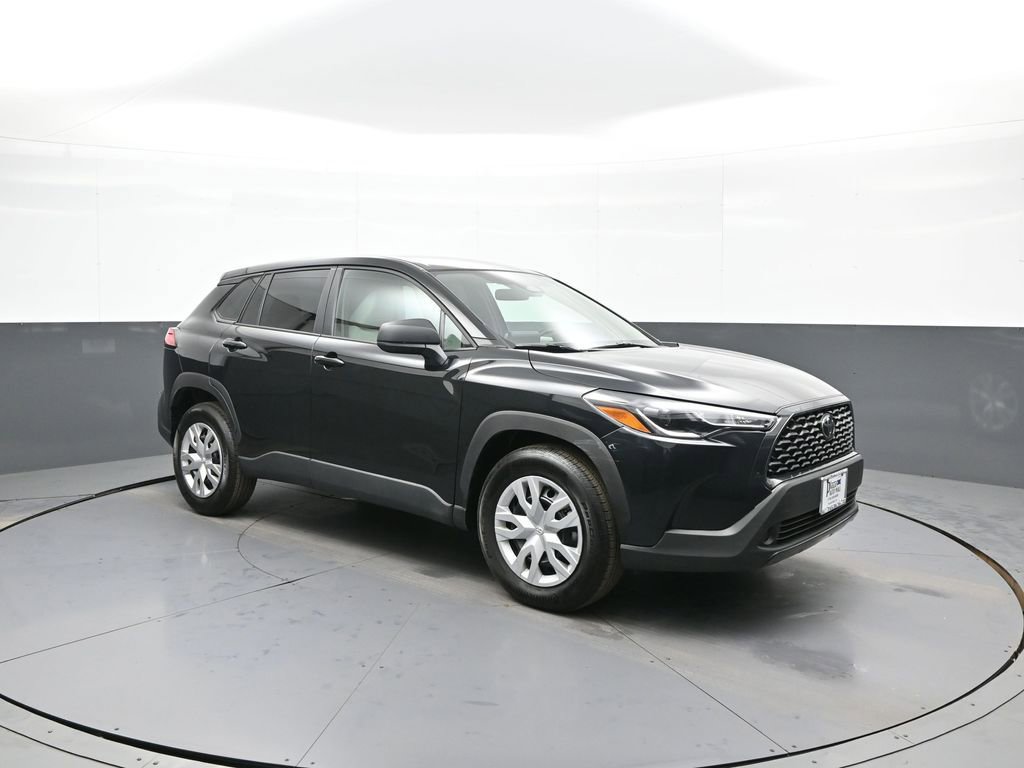 Certified 2025 Toyota Corolla Cross L image 4