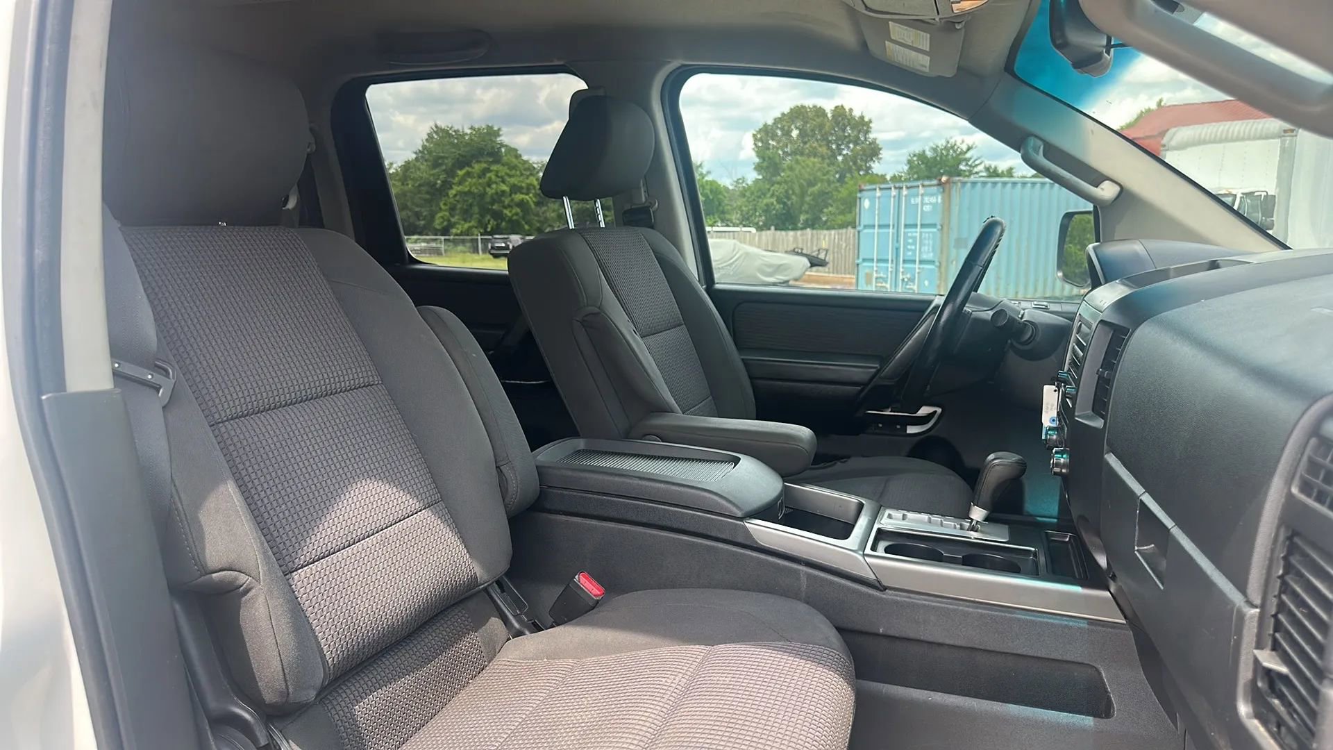 Used 2012 Nissan Titan SV w/ SV Value Truck Pkg image 14