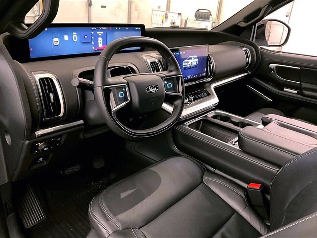 Used 2025 Ford Expedition Max Platinum w/ Stealth Appearance Package AWD/4WD image 12