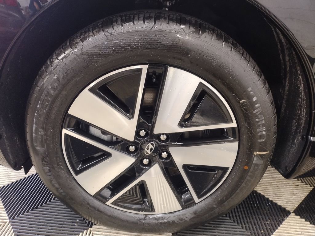 New 2026 Hyundai Ioniq 9 SEL image 5