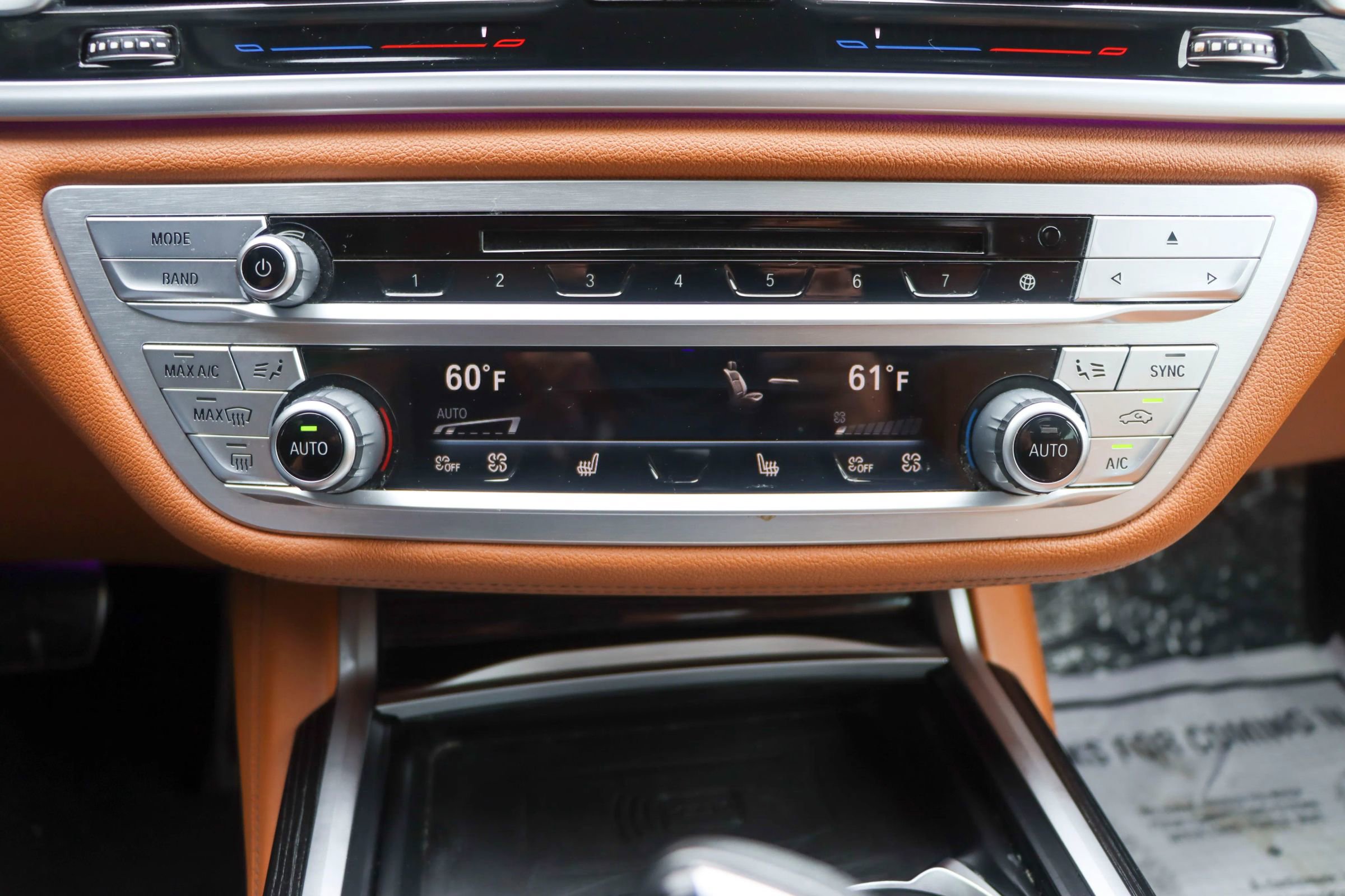 Used 2020 BMW 740i w/ M Sport Package RWD image 41