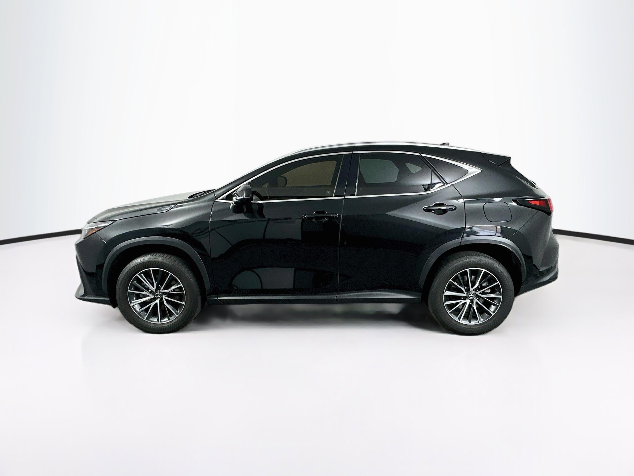 Used 2024 Lexus NX 250 FWD w/ Cold Area Package image 4