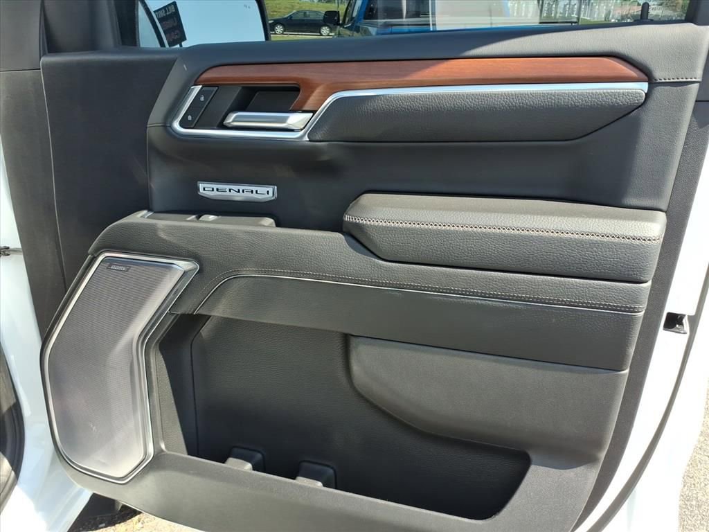Used 2023 GMC Sierra 1500 Denali w/ Denali Reserve Package AWD/4WD image 13