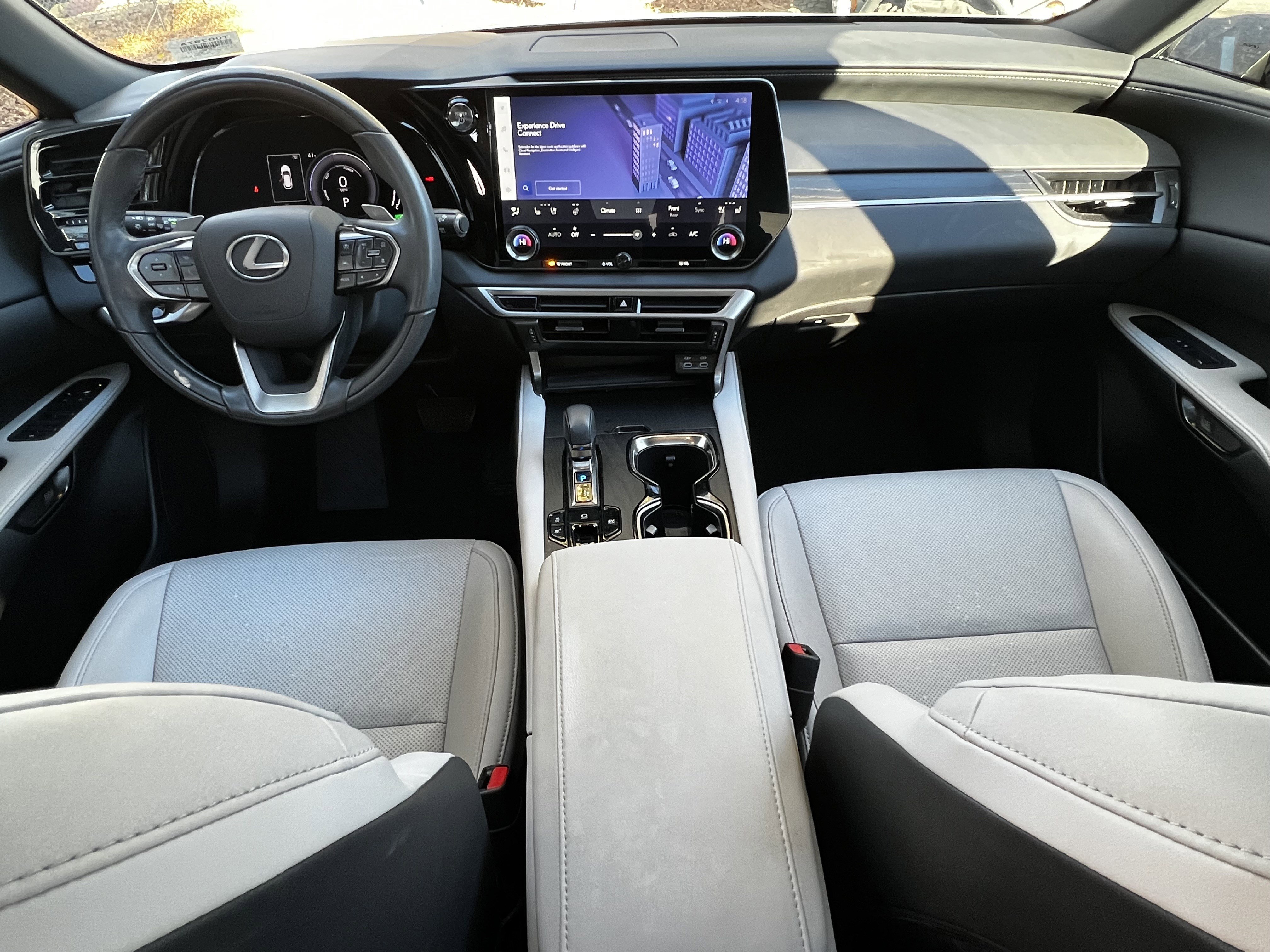 Used 2023 Lexus RX 350h image 34