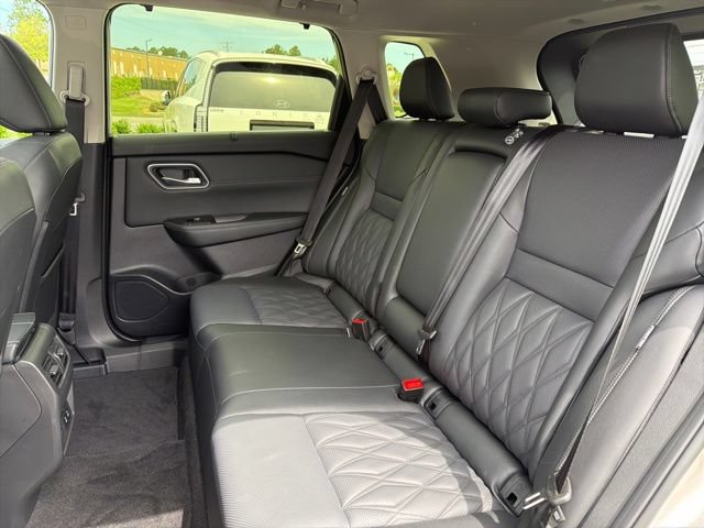 Used 2026 Nissan Rogue Platinum w/ Platinum Premium Package AWD/4WD image 25