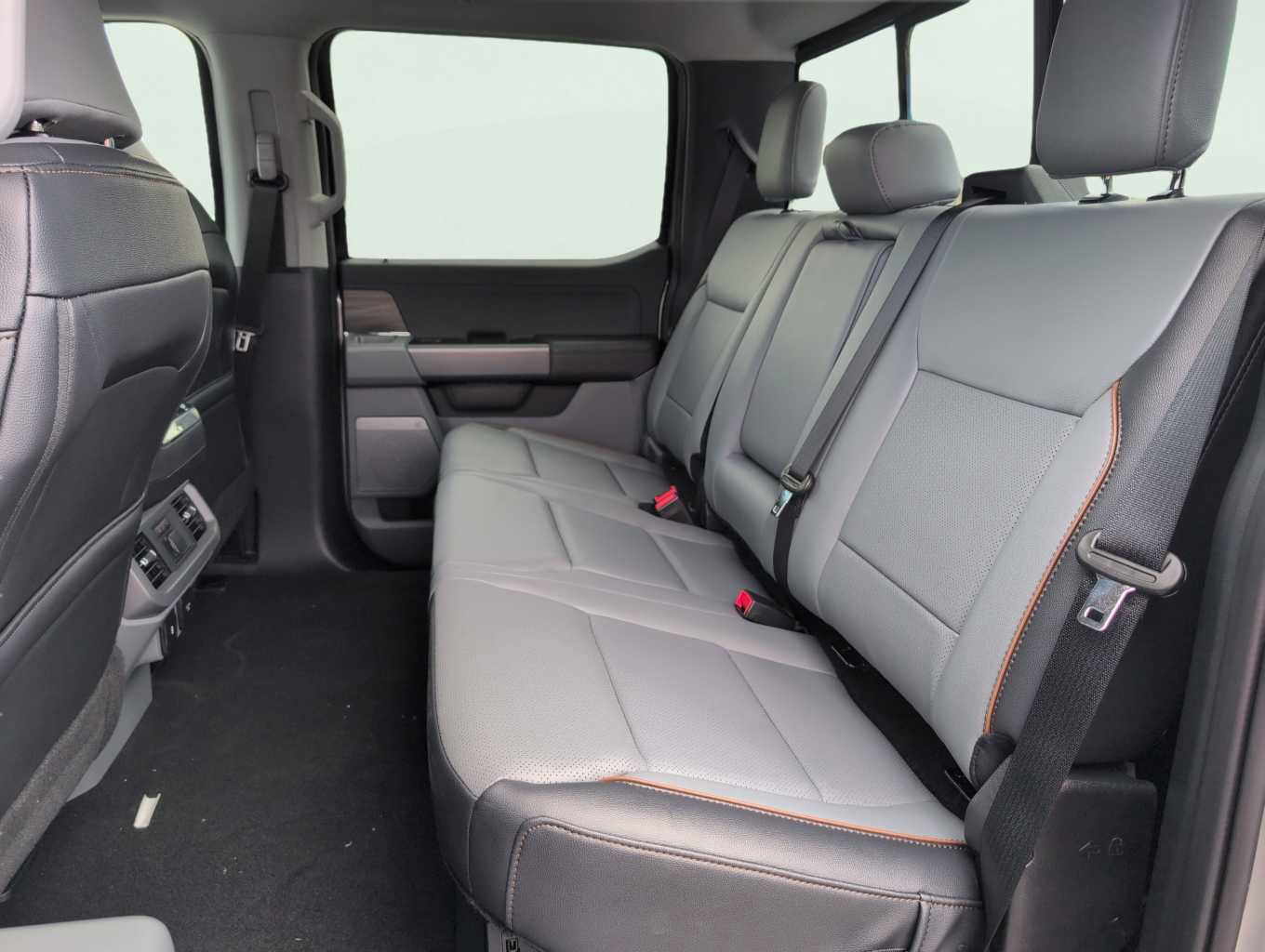 New 2025 Ford F150 Lariat w/ Equipment Group 502A High image 9