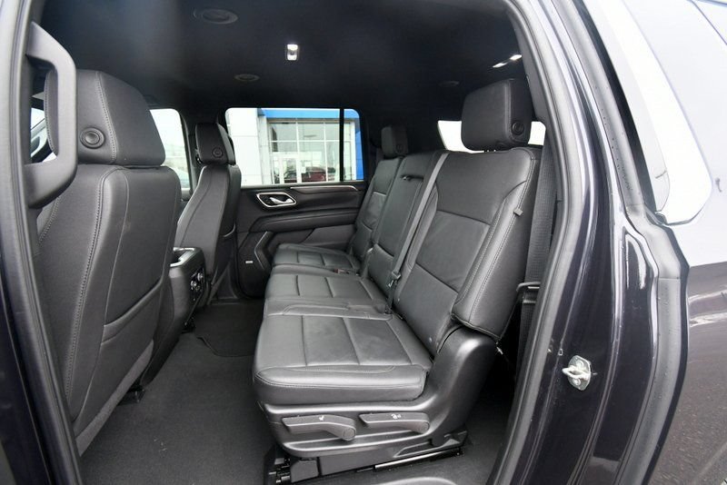 Used 2024 Chevrolet Suburban LT AWD/4WD image 15