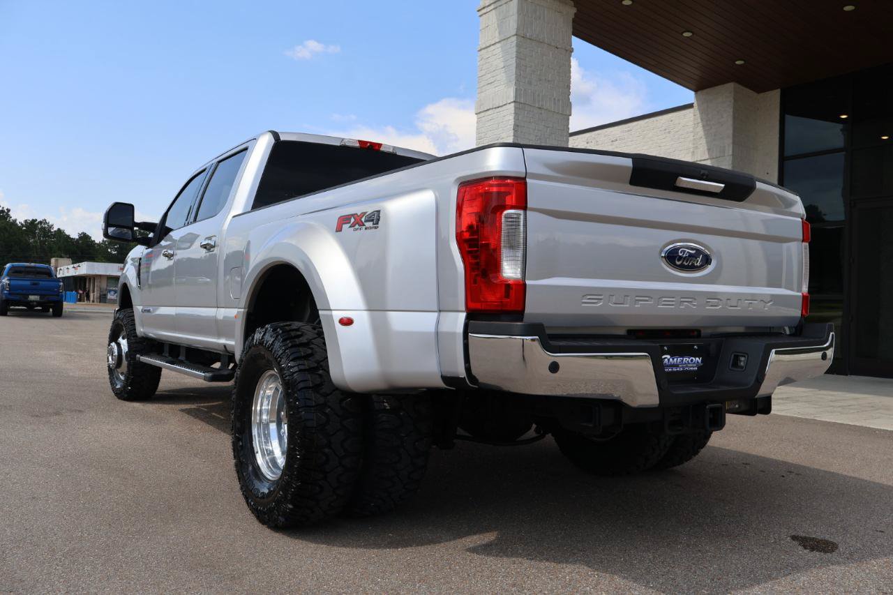 Used 2019 Ford F350 XLT w/ XLT Premium Package AWD/4WD image 3