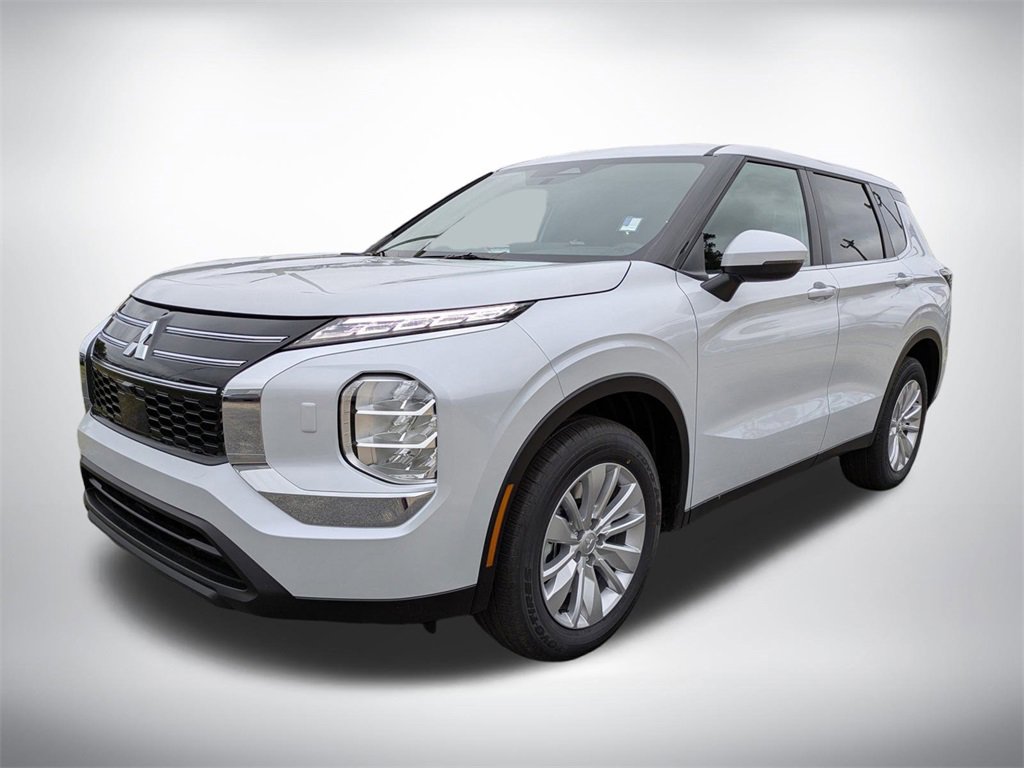 New 2025 Mitsubishi Outlander ES image 8