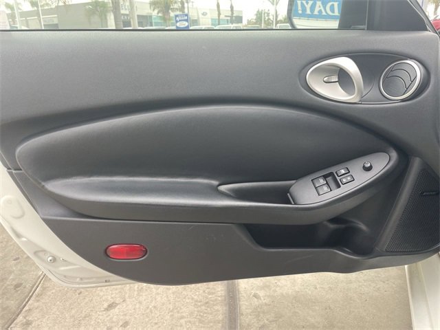 Used 2016 Nissan 370Z w/ Sport Package image 20