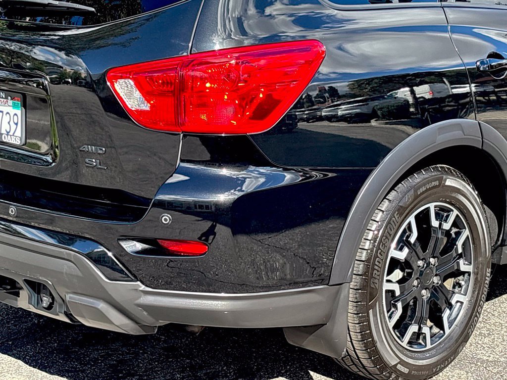 Used 2019 Nissan Pathfinder SL AWD/4WD image 4