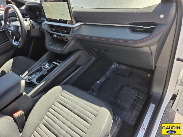 Certified 2025 Ford Explorer ST-Line w/ Premium Package RWD image 17