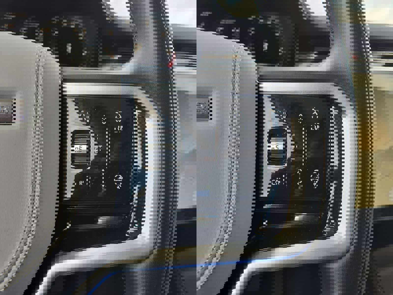 Used 2024 Land Rover Range Rover Sport SE image 24