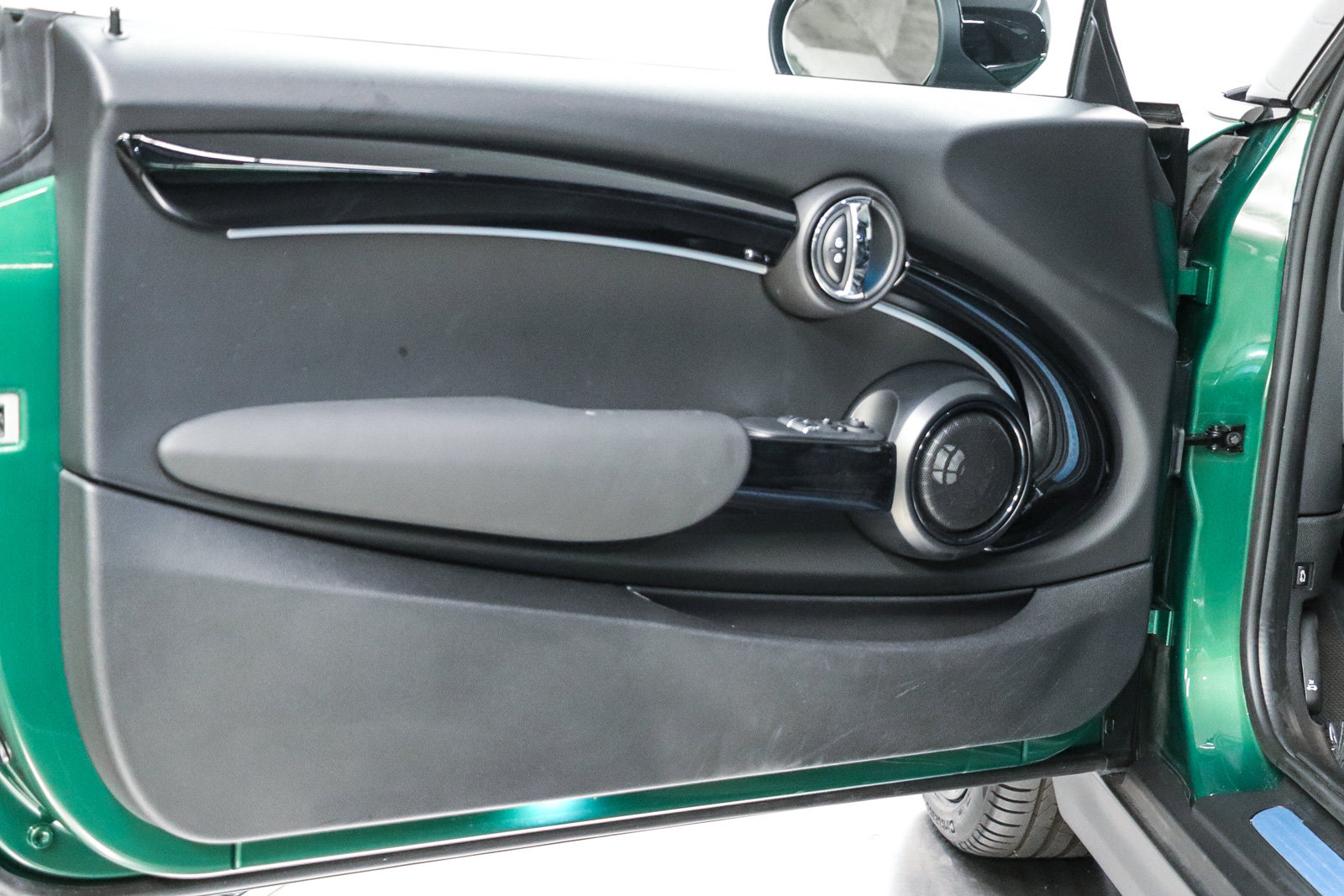 Certified 2024 MINI Cooper SE FWD image 20