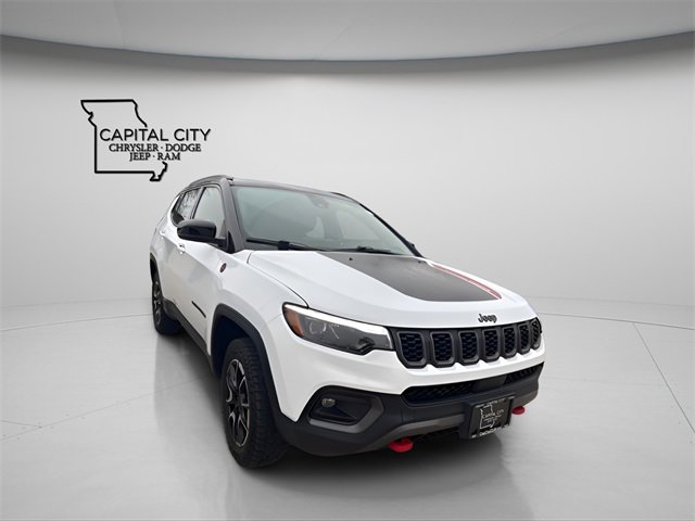 Used 2024 Jeep Compass Trailhawk w/ Trailhawk Elite Group image 2