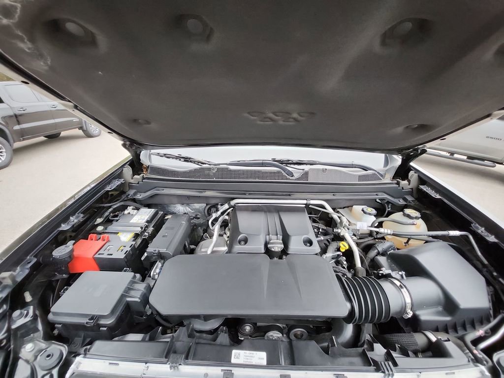 Used 2024 Chevrolet Colorado ZR2 w/ Technology Package image 33