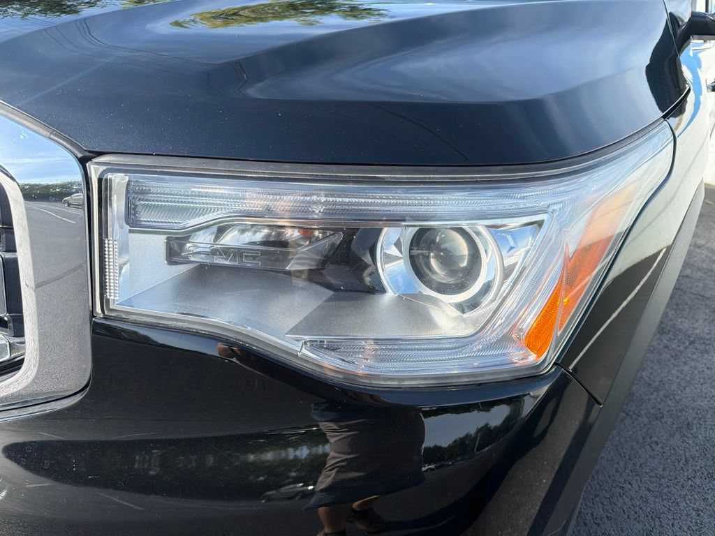Used 2017 GMC Acadia SLT w/ LPO, Cargo Package FWD image 9