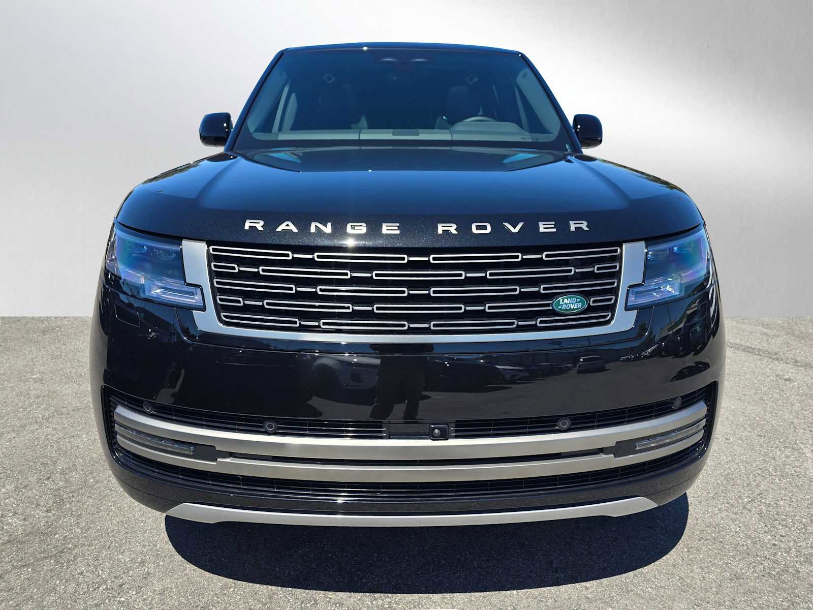 New 2025 Land Rover Range Rover SE image 8