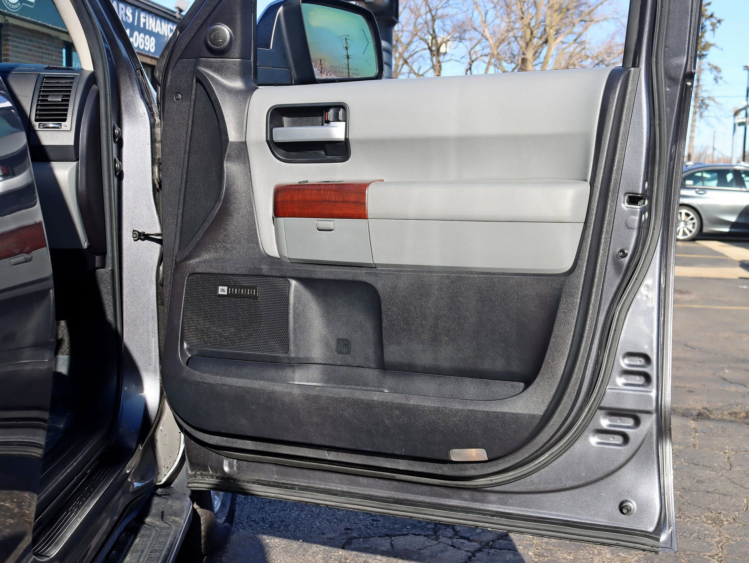 Used 2017 Toyota Sequoia Platinum AWD/4WD image 38