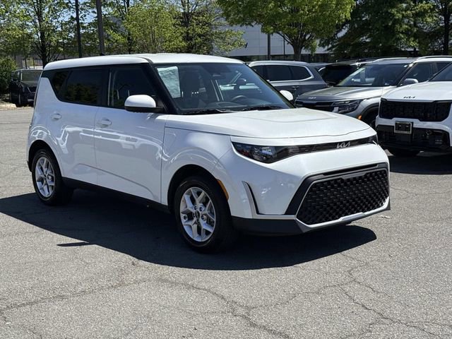 Used 2025 Kia Soul LX w/ LX Technology Package image 1