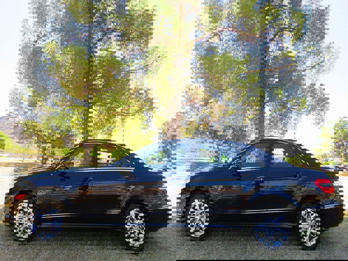 Used 2011 Mercedes-Benz E 550 Sport image 3