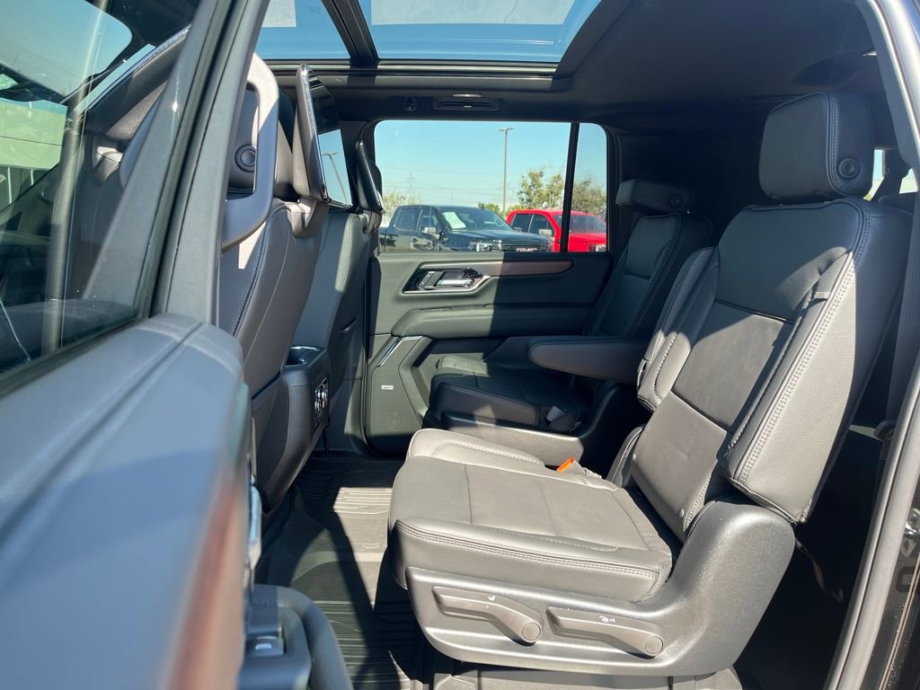 New 2026 GMC Yukon XL Denali w/ Denali Reserve Package image 24