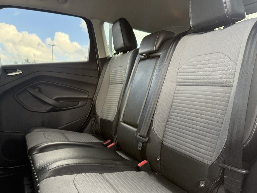 Used 2019 Ford Escape SE FWD image 23