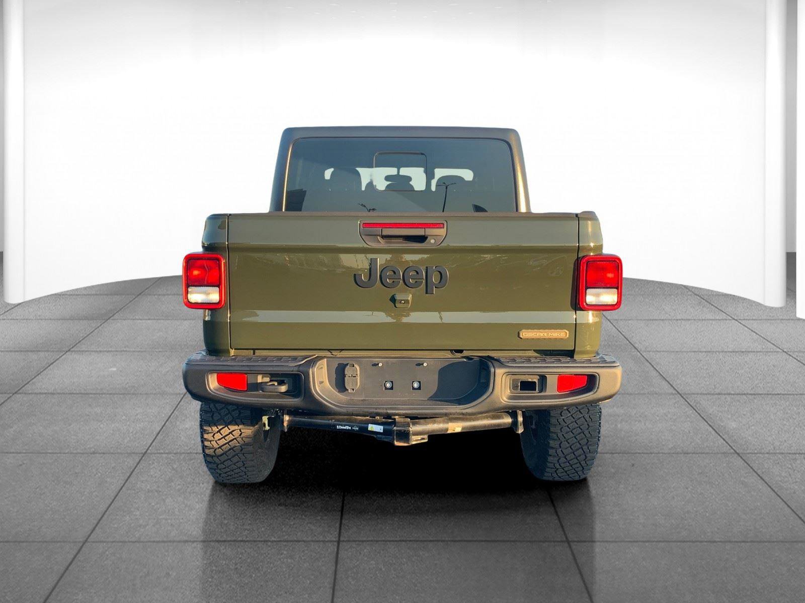 Used 2023 Jeep Gladiator Sport image 6