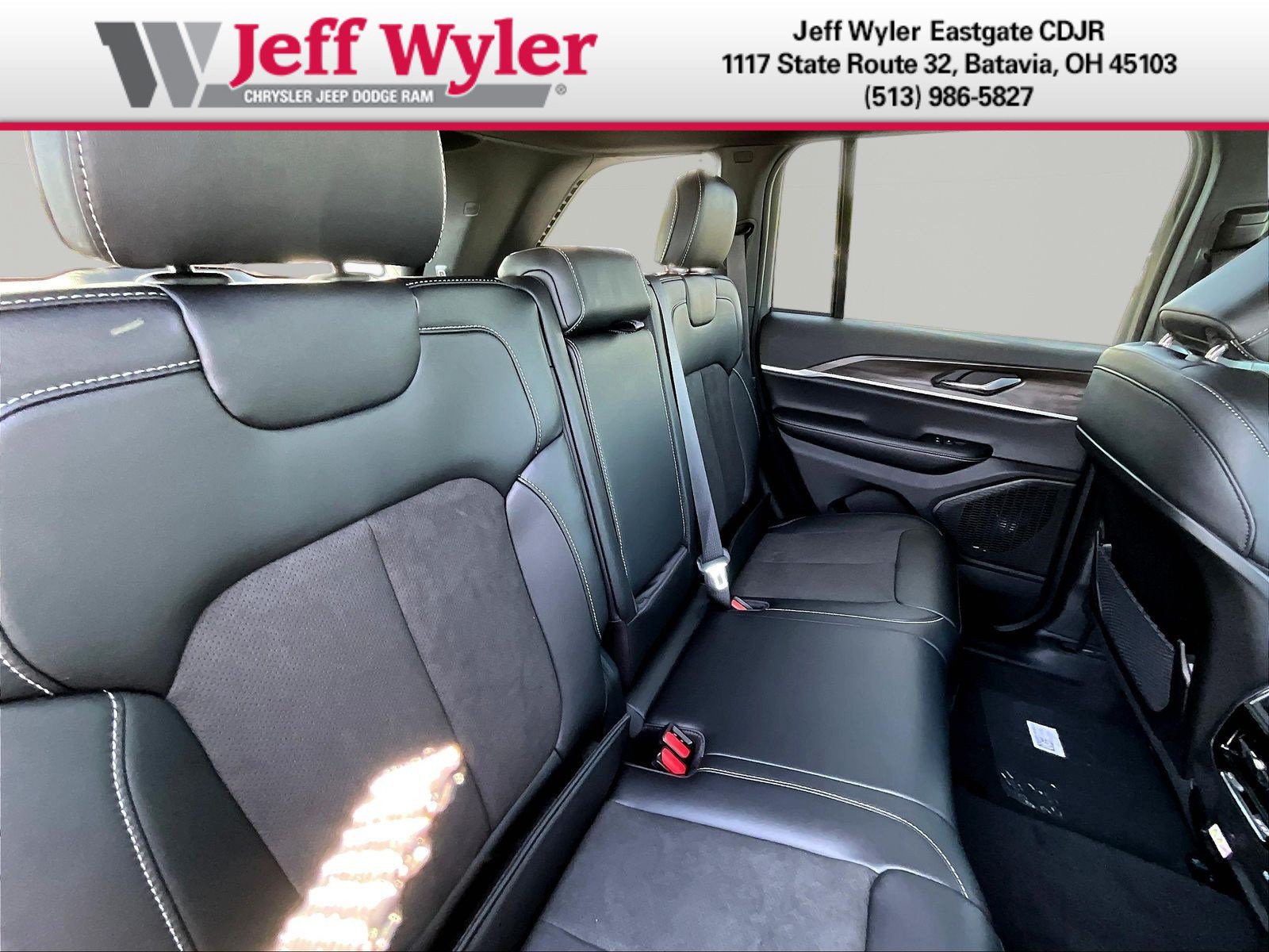 New 2026 Jeep Grand Cherokee Altitude AWD/4WD image 20