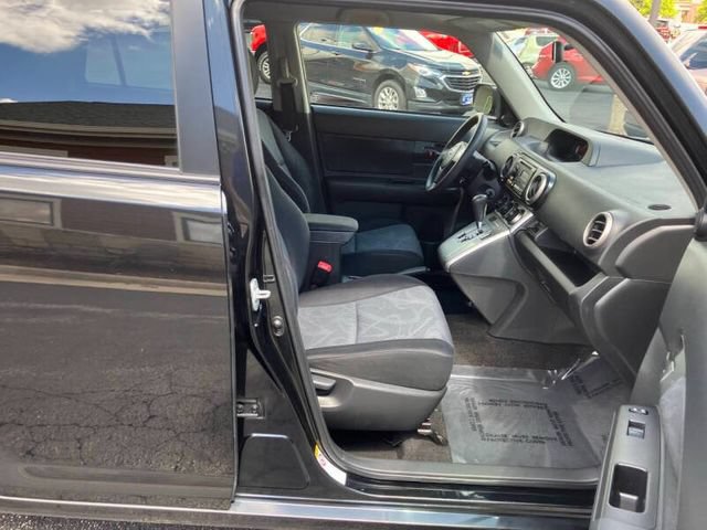 Used 2012 Scion xB FWD image 23