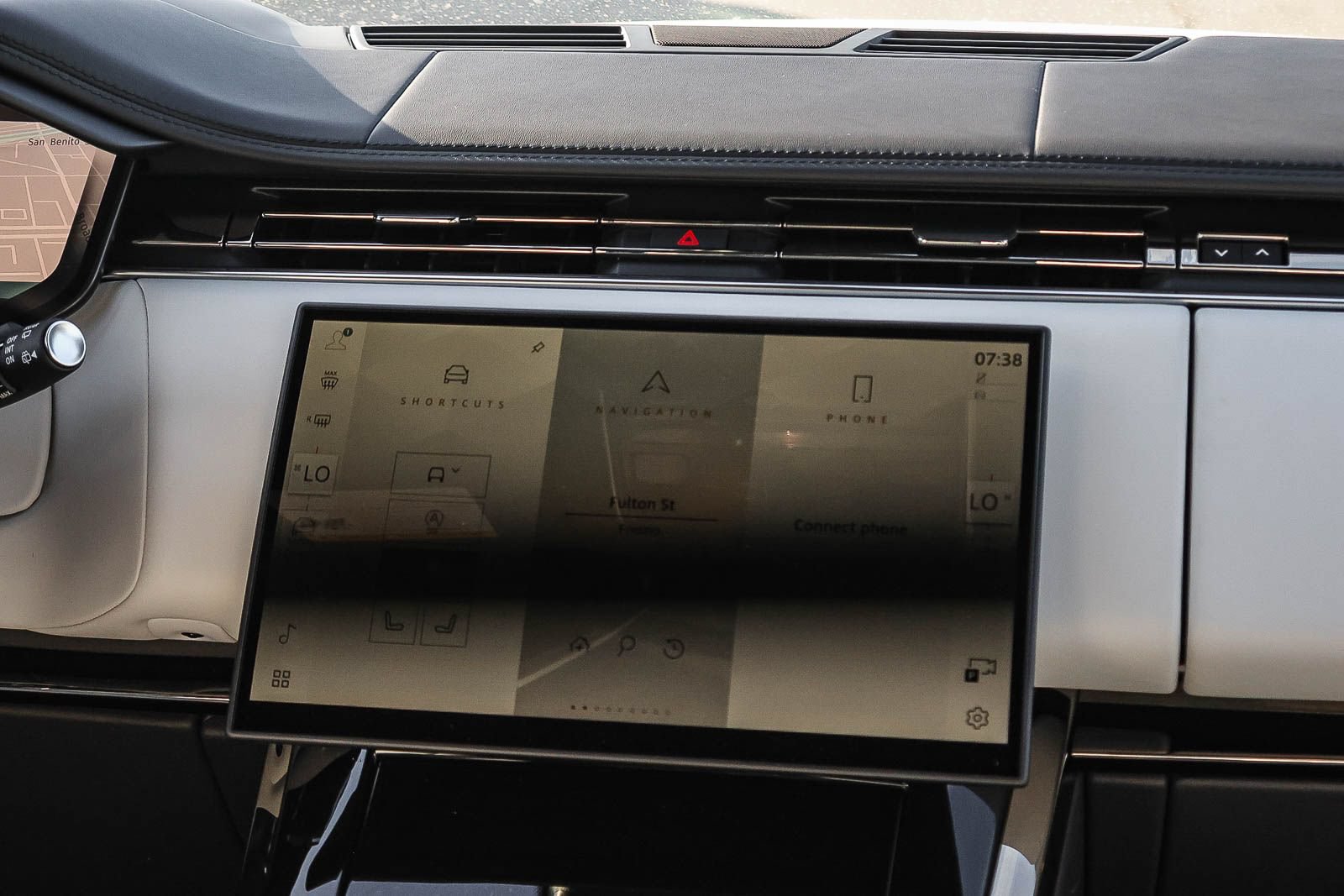 New 2026 Land Rover Range Rover Sport SE AWD/4WD image 24