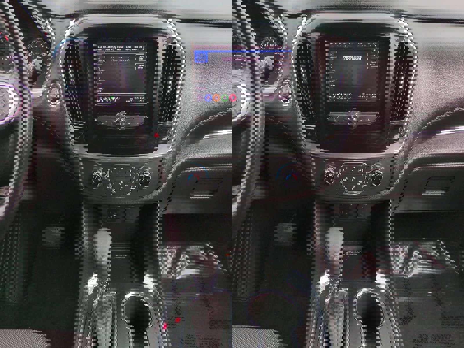 Used 2022 Chevrolet Traverse LT image 11