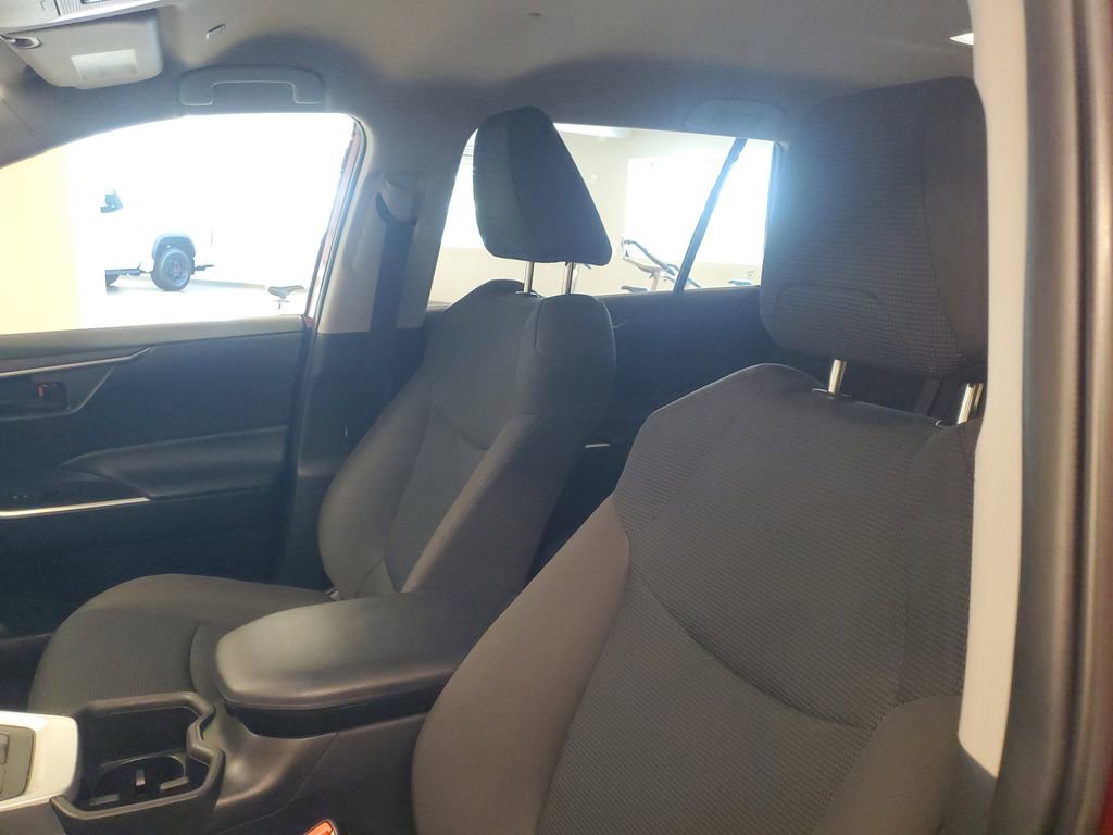 Used 2023 Toyota RAV4 LE image 16