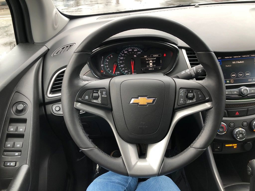 Used 2022 Chevrolet Trax LT w/ LT Convenience Package image 22