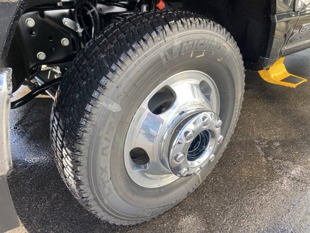 New 2026 Ford F350 4x4 Regular Cab DRW Super Duty image 6