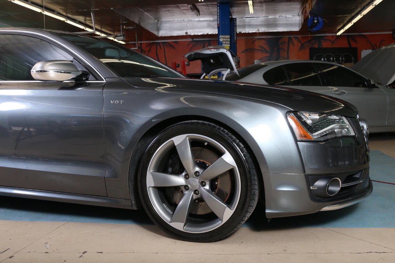 Used 2014 Audi S8 AWD/4WD image 22