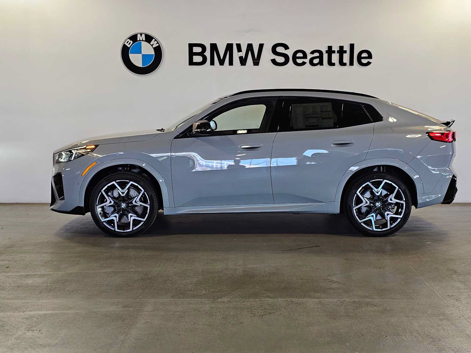 New 2026 BMW X2 M35i w/ Technology Package AWD/4WD image 3