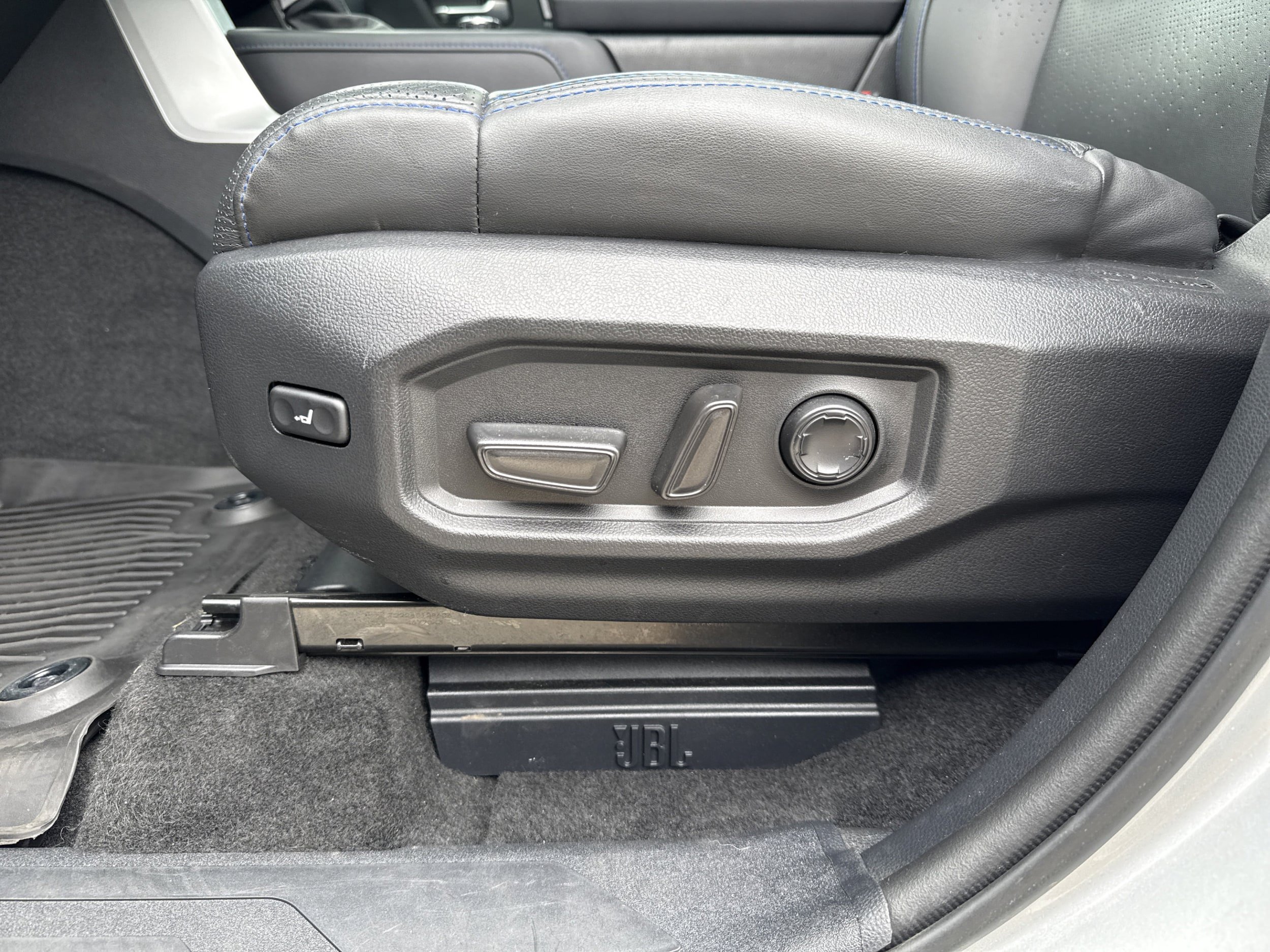 Used 2023 Toyota Tundra Platinum AWD/4WD image 23