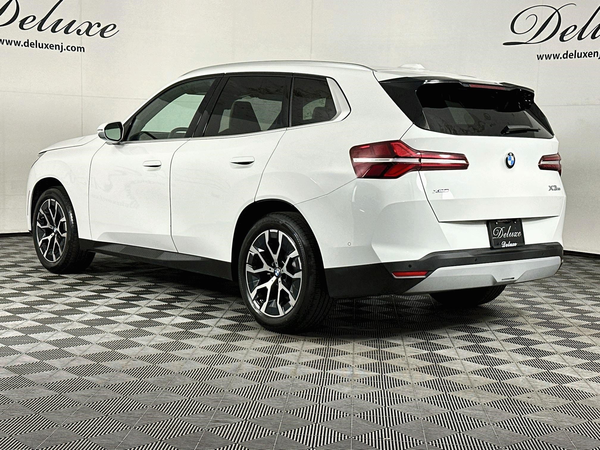 Used 2025 BMW X3 xDrive30i w/ Convenience Package AWD/4WD image 4