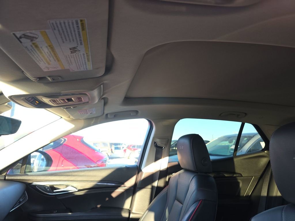 Used 2022 Buick Envision Essence w/ Technology Package II image 13