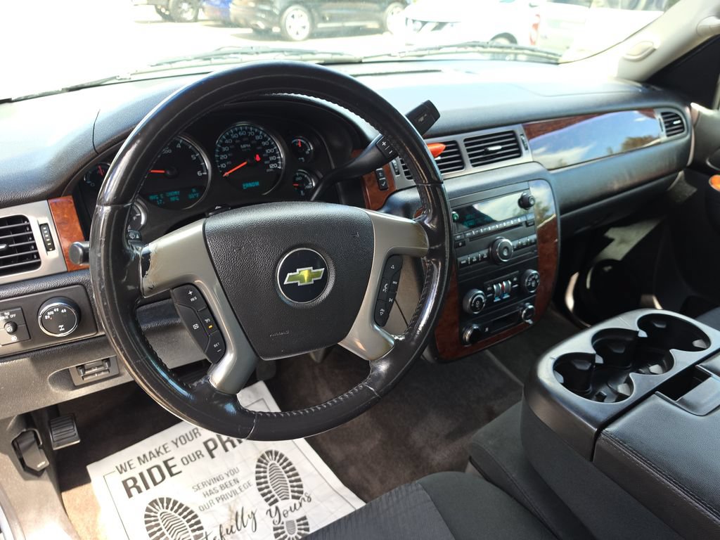 Used 2011 Chevrolet Avalanche LT AWD/4WD image 12